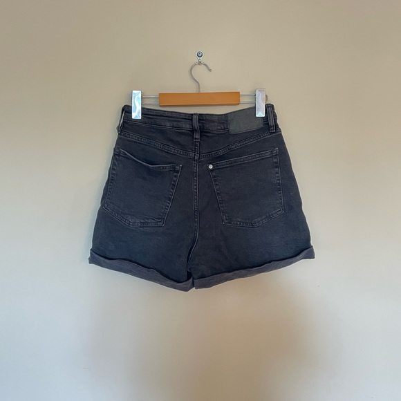 H&M High Waisted Shorts - Size 4 - Picture 5 of 5